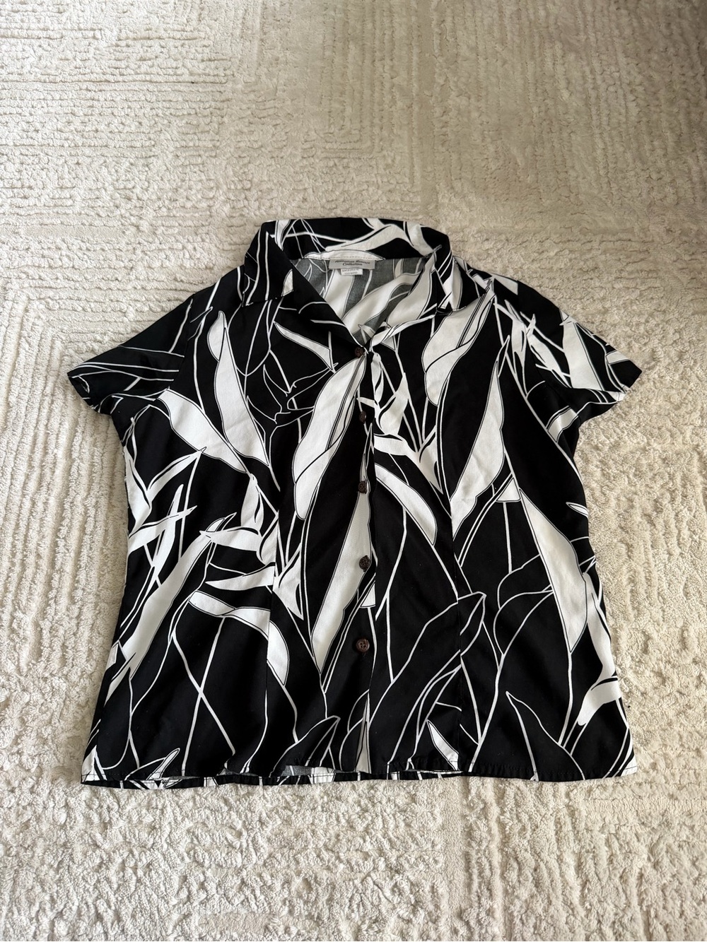 Black & White Abstract Leaf Print Button Up Shirt | 90s Retro